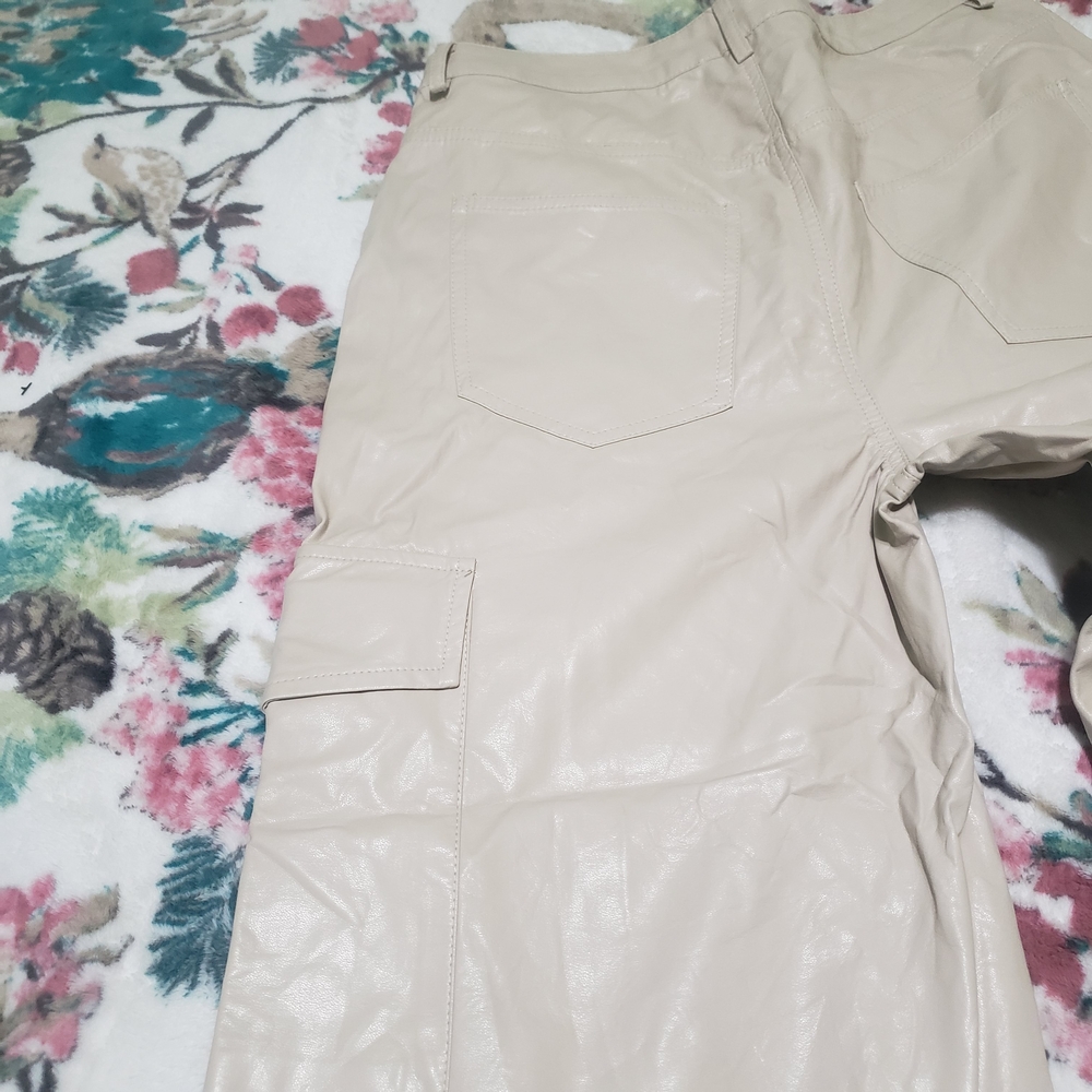 Entro Faux Leather Wide Leg Cargo Pants Beige Cream Size M - Picture 9 of 12